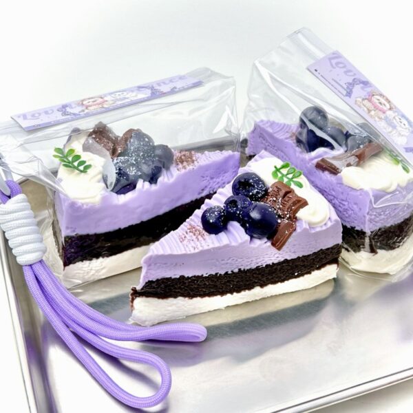 3【블루베리 시리즈】모방 식품 스퀴시 슬라임, 식품급 실리콘 소재로 수제 제작한 안전 무독한 스트레스 해소 장난감입니다. 손 근육 단련하고 정신적 스트레스를 완화해 드릴 뿐만 아니라 세탁 가능하며, 40000원 구매 시 무료 배송해 드립니다.