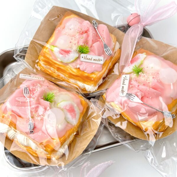 1【복숭아 시리즈】모방 식품 스퀴시 슬라임, 식품급 실리콘 소재로 수제 제작한 안전 무독한 스트레스 해소 장난감입니다. 손 근육 단련하고 정신적 스트레스를 완화해 드릴 뿐만 아니라 세탁 가능하며, 40000원 구매 시 무료 배송해 드립니다.