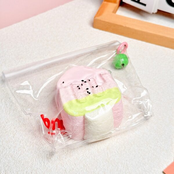 79【아이스크림 시리즈】모방 식품 스퀴시 슬라임, 식품급 실리콘 소재로 수제 제작한 안전 무독한 스트레스 해소 장난감입니다. 손 근육 단련하고 정신적 스트레스를 완화해 드릴 뿐만 아니라 세탁 가능하며, 40000원 구매 시 무료 배송해 드립니다.