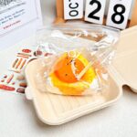 49【노른자 주먹밥】모방 식품 스퀴시 슬라임, 식품급 실리콘 소재로 수제 제작한 안전 무독한 스트레스 해소 장난감입니다. 손 근육 단련하고 정신적 스트레스를 완화해 드릴 뿐만 아니라 세탁 가능하며, 40000원 구매 시 무료 배송해 드립니다.