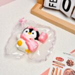 137【기타 펭귄】모방 식품 스퀴시 슬라임, 식품급 실리콘 소재로 수제 제작한 안전 무독한 스트레스 해소 장난감입니다. 손 근육 단련하고 정신적 스트레스를 완화해 드릴 뿐만 아니라 세탁 가능하며, 40000원 구매 시 무료 배송해 드립니다.