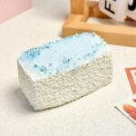 111【블루다이아몬드 길쭉한 주먹밥】모방 식품 스퀴시 슬라임, 식품급 실리콘 소재로 수제 제작한 안전 무독한 스트레스 해소 장난감입니다. 손 근육 단련하고 정신적 스트레스를 완화해 드릴 뿐만 아니라 세탁 가능하며, 40000원 구매 시 무료 배송해 드립니다.