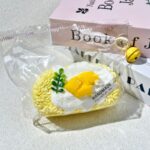 260【망고 전병 주먹밥】모방 식품 스퀴시 슬라임, 식품급 실리콘 소재로 수제 제작한 안전 무독한 스트레스 해소 장난감입니다. 손 근육 단련하고 정신적 스트레스를 완화해 드릴 뿐만 아니라 세탁 가능하며, 40000원 구매 시 무료 배송해 드립니다.