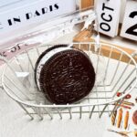 12【오레오 시리즈】모방 식품 스퀴시 슬라임, 식품급 실리콘 소재로 수제 제작한 안전 무독한 스트레스 해소 장난감입니다. 손 근육 단련하고 정신적 스트레스를 완화해 드릴 뿐만 아니라 세탁 가능하며, 40000원 구매 시 무료 배송해 드립니다.