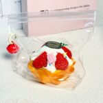 110【딸기크림타르트】모방 식품 스퀴시 슬라임, 식품급 실리콘 소재로 수제 제작한 안전 무독한 스트레스 해소 장난감입니다. 손 근육 단련하고 정신적 스트레스를 완화해 드릴 뿐만 아니라 세탁 가능하며, 40000원 구매 시 무료 배송해 드립니다.