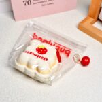 90【딸기 흘림 포켓빵】모방 식품 스퀴시 슬라임, 식품급 실리콘 소재로 수제 제작한 안전 무독한 스트레스 해소 장난감입니다. 손 근육 단련하고 정신적 스트레스를 완화해 드릴 뿐만 아니라 세탁 가능하며, 40000원 구매 시 무료 배송해 드립니다.