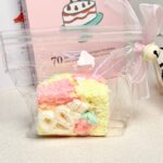 118【벚꽃쉐이크 더블토스트】모방 식품 스퀴시 슬라임, 식품급 실리콘 소재로 수제 제작한 안전 무독한 스트레스 해소 장난감입니다. 손 근육 단련하고 정신적 스트레스를 완화해 드릴 뿐만 아니라 세탁 가능하며, 40000원 구매 시 무료 배송해 드립니다.