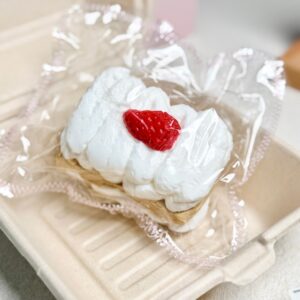 딸기 크림 토스트