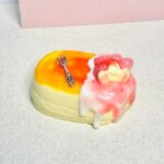 114【딸기 치즈스틱】모방 식품 스퀴시 슬라임, 식품급 실리콘 소재로 수제 제작한 안전 무독한 스트레스 해소 장난감입니다. 손 근육 단련하고 정신적 스트레스를 완화해 드릴 뿐만 아니라 세탁 가능하며, 40000원 구매 시 무료 배송해 드립니다.