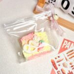 118【벚꽃쉐이크 더블토스트】모방 식품 스퀴시 슬라임, 식품급 실리콘 소재로 수제 제작한 안전 무독한 스트레스 해소 장난감입니다. 손 근육 단련하고 정신적 스트레스를 완화해 드릴 뿐만 아니라 세탁 가능하며, 40000원 구매 시 무료 배송해 드립니다.