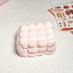 71【다운 시리즈】모방 식품 스퀴시 슬라임, 식품급 실리콘 소재로 수제 제작한 안전 무독한 스트레스 해소 장난감입니다. 손 근육 단련하고 정신적 스트레스를 완화해 드릴 뿐만 아니라 세탁 가능하며, 40000원 구매 시 무료 배송해 드립니다.