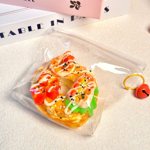 100【납작새우 연어 굴뚝빵】모방 식품 스퀴시 슬라임, 식품급 실리콘 소재로 수제 제작한 안전 무독한 스트레스 해소 장난감입니다. 손 근육 단련하고 정신적 스트레스를 완화해 드릴 뿐만 아니라 세탁 가능하며, 40000원 구매 시 무료 배송해 드립니다.