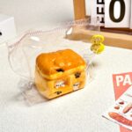 95【고양이 빵집】모방 식품 스퀴시 슬라임, 식품급 실리콘 소재로 수제 제작한 안전 무독한 스트레스 해소 장난감입니다. 손 근육 단련하고 정신적 스트레스를 완화해 드릴 뿐만 아니라 세탁 가능하며, 40000원 구매 시 무료 배송해 드립니다.