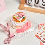 105【복숭아 타르트 필 쿠키 팬케이크】모방 식품 스퀴시 슬라임, 식품급 실리콘 소재로 수제 제작한 안전 무독한 스트레스 해소 장난감입니다. 손 근육 단련하고 정신적 스트레스를 완화해 드릴 뿐만 아니라 세탁 가능하며, 40000원 구매 시 무료 배송해 드립니다.