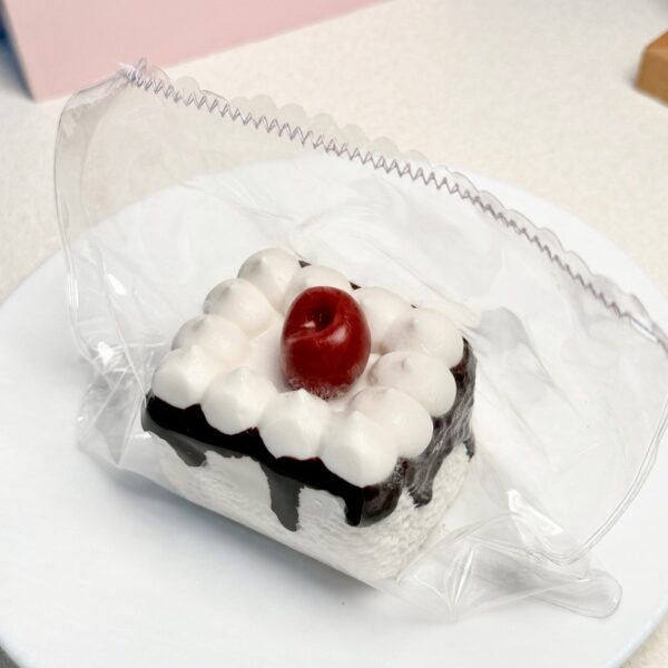 104【체리핑크 복숭아 시럽 케이크】모방 식품 스퀴시 슬라임, 식품급 실리콘 소재로 수제 제작한 안전 무독한 스트레스 해소 장난감입니다. 손 근육 단련하고 정신적 스트레스를 완화해 드릴 뿐만 아니라 세탁 가능하며, 40000원 구매 시 무료 배송해 드립니다.