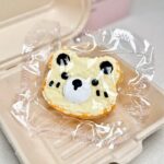 183【카툰 빵 시리즈】모방 식품 스퀴시 슬라임, 식품급 실리콘 소재로 수제 제작한 안전 무독한 스트레스 해소 장난감입니다. 손 근육 단련하고 정신적 스트레스를 완화해 드릴 뿐만 아니라 세탁 가능하며, 40000원 구매 시 무료 배송해 드립니다.