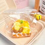 119【두리안바나나 팬케이크】모방 식품 스퀴시 슬라임, 식품급 실리콘 소재로 수제 제작한 안전 무독한 스트레스 해소 장난감입니다. 손 근육 단련하고 정신적 스트레스를 완화해 드릴 뿐만 아니라 세탁 가능하며, 40000원 구매 시 무료 배송해 드립니다.