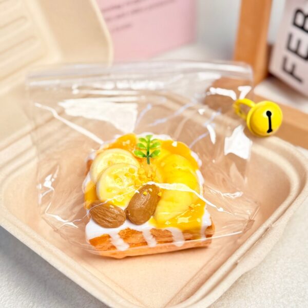 119【두리안바나나 팬케이크】모방 식품 스퀴시 슬라임, 식품급 실리콘 소재로 수제 제작한 안전 무독한 스트레스 해소 장난감입니다. 손 근육 단련하고 정신적 스트레스를 완화해 드릴 뿐만 아니라 세탁 가능하며, 40000원 구매 시 무료 배송해 드립니다.