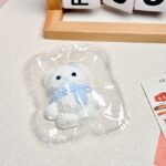 131【스카프 곰돌이 블루】모방 식품 스퀴시 슬라임, 식품급 실리콘 소재로 수제 제작한 안전 무독한 스트레스 해소 장난감입니다. 손 근육 단련하고 정신적 스트레스를 완화해 드릴 뿐만 아니라 세탁 가능하며, 40000원 구매 시 무료 배송해 드립니다.