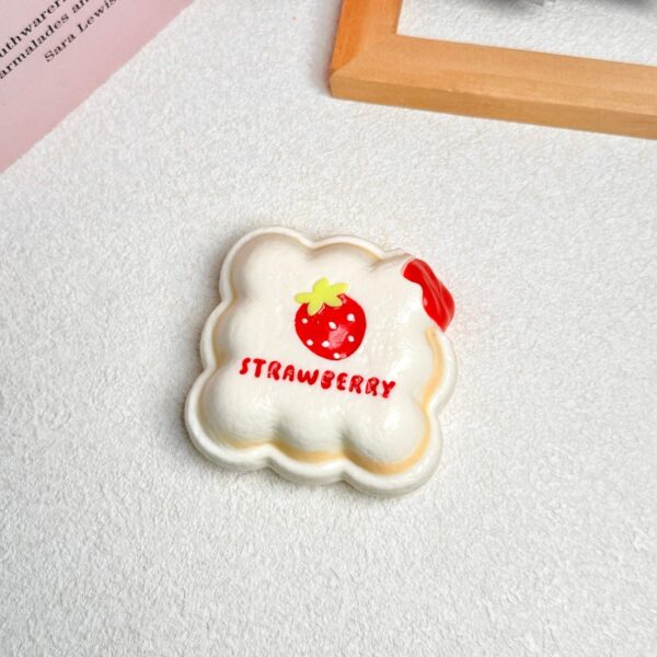 90【딸기 흘림 포켓빵】모방 식품 스퀴시 슬라임, 식품급 실리콘 소재로 수제 제작한 안전 무독한 스트레스 해소 장난감입니다. 손 근육 단련하고 정신적 스트레스를 완화해 드릴 뿐만 아니라 세탁 가능하며, 40000원 구매 시 무료 배송해 드립니다.