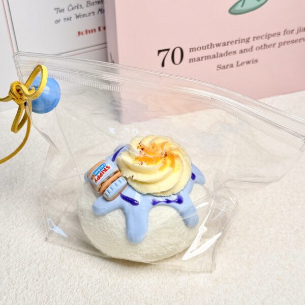 154【쿠키 소금빵】모방 식품 스퀴시 슬라임, 식품급 실리콘 소재로 수제 제작한 안전 무독한 스트레스 해소 장난감입니다. 손 근육 단련하고 정신적 스트레스를 완화해 드릴 뿐만 아니라 세탁 가능하며, 40000원 구매 시 무료 배송해 드립니다.