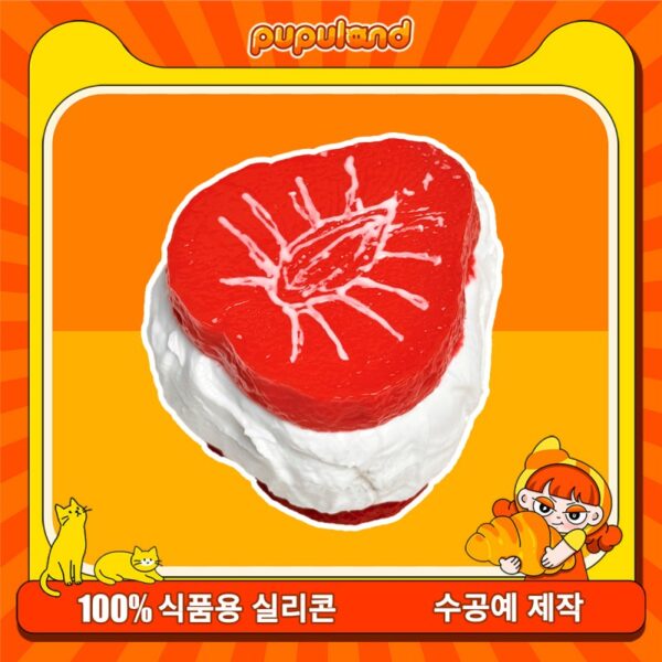 91【딸기 샌드 요거트】모방 식품 스퀴시 슬라임, 식품급 실리콘 소재로 수제 제작한 안전 무독한 스트레스 해소 장난감입니다. 손 근육 단련하고 정신적 스트레스를 완화해 드릴 뿐만 아니라 세탁 가능하며, 40000원 구매 시 무료 배송해 드립니다.