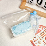 111【블루다이아몬드 길쭉한 주먹밥】모방 식품 스퀴시 슬라임, 식품급 실리콘 소재로 수제 제작한 안전 무독한 스트레스 해소 장난감입니다. 손 근육 단련하고 정신적 스트레스를 완화해 드릴 뿐만 아니라 세탁 가능하며, 40000원 구매 시 무료 배송해 드립니다.