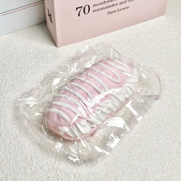 168【애벌레 빵 시리즈】모방 식품 스퀴시 슬라임, 식품급 실리콘 소재로 수제 제작한 안전 무독한 스트레스 해소 장난감입니다. 손 근육 단련하고 정신적 스트레스를 완화해 드릴 뿐만 아니라 세탁 가능하며, 40000원 구매 시 무료 배송해 드립니다.