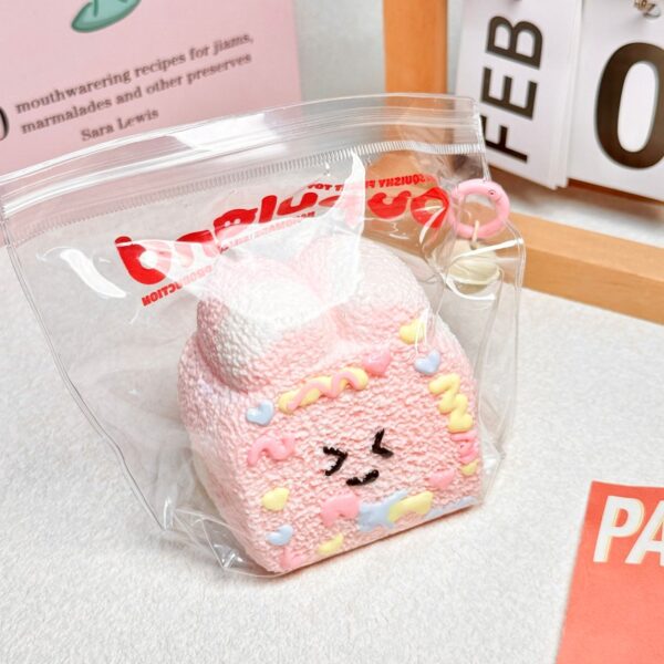 77【겨울 토끼 시리즈】모방 식품 스퀴시 슬라임, 식품급 실리콘 소재로 수제 제작한 안전 무독한 스트레스 해소 장난감입니다. 손 근육 단련하고 정신적 스트레스를 완화해 드릴 뿐만 아니라 세탁 가능하며, 40000원 구매 시 무료 배송해 드립니다.