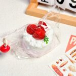 109【딸기 크림 케이크】모방 식품 스퀴시 슬라임, 식품급 실리콘 소재로 수제 제작한 안전 무독한 스트레스 해소 장난감입니다. 손 근육 단련하고 정신적 스트레스를 완화해 드릴 뿐만 아니라 세탁 가능하며, 40000원 구매 시 무료 배송해 드립니다.