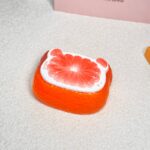 80【폭즙 젤리 오렌지 시리즈】모방 식품 스퀴시 슬라임, 식품급 실리콘 소재로 수제 제작한 안전 무독한 스트레스 해소 장난감입니다. 손 근육 단련하고 정신적 스트레스를 완화해 드릴 뿐만 아니라 세탁 가능하며, 40000원 구매 시 무료 배송해 드립니다.