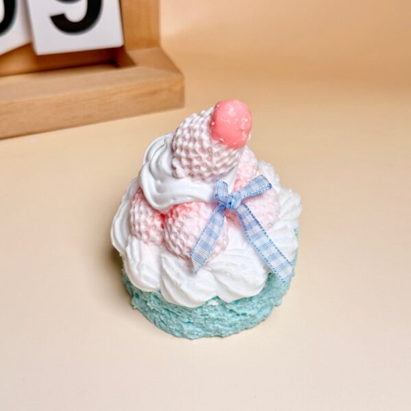 64【과일 크림 케이크 시리즈】모방 식품 스퀴시 슬라임, 식품급 실리콘 소재로 수제 제작한 안전 무독한 스트레스 해소 장난감입니다. 손 근육 단련하고 정신적 스트레스를 완화해 드릴 뿐만 아니라 세탁 가능하며, 40000원 구매 시 무료 배송해 드립니다.