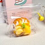 119【두리안바나나 팬케이크】모방 식품 스퀴시 슬라임, 식품급 실리콘 소재로 수제 제작한 안전 무독한 스트레스 해소 장난감입니다. 손 근육 단련하고 정신적 스트레스를 완화해 드릴 뿐만 아니라 세탁 가능하며, 40000원 구매 시 무료 배송해 드립니다.