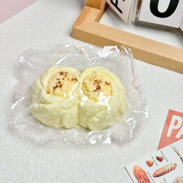 188【견과류 꽃빵】모방 식품 스퀴시 슬라임, 식품급 실리콘 소재로 수제 제작한 안전 무독한 스트레스 해소 장난감입니다. 손 근육 단련하고 정신적 스트레스를 완화해 드릴 뿐만 아니라 세탁 가능하며, 40000원 구매 시 무료 배송해 드립니다.