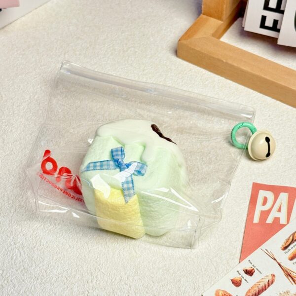 79【아이스크림 시리즈】모방 식품 스퀴시 슬라임, 식품급 실리콘 소재로 수제 제작한 안전 무독한 스트레스 해소 장난감입니다. 손 근육 단련하고 정신적 스트레스를 완화해 드릴 뿐만 아니라 세탁 가능하며, 40000원 구매 시 무료 배송해 드립니다.