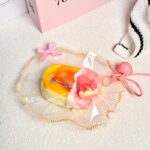 114【딸기 치즈스틱】모방 식품 스퀴시 슬라임, 식품급 실리콘 소재로 수제 제작한 안전 무독한 스트레스 해소 장난감입니다. 손 근육 단련하고 정신적 스트레스를 완화해 드릴 뿐만 아니라 세탁 가능하며, 40000원 구매 시 무료 배송해 드립니다.