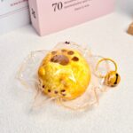 141【고양이발 빵】모방 식품 스퀴시 슬라임, 식품급 실리콘 소재로 수제 제작한 안전 무독한 스트레스 해소 장난감입니다. 손 근육 단련하고 정신적 스트레스를 완화해 드릴 뿐만 아니라 세탁 가능하며, 40000원 구매 시 무료 배송해 드립니다.