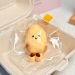 140【감자 - 오리지널 컬러】모방 식품 스퀴시 슬라임, 식품급 실리콘 소재로 수제 제작한 안전 무독한 스트레스 해소 장난감입니다. 손 근육 단련하고 정신적 스트레스를 완화해 드릴 뿐만 아니라 세탁 가능하며, 40000원 구매 시 무료 배송해 드립니다.