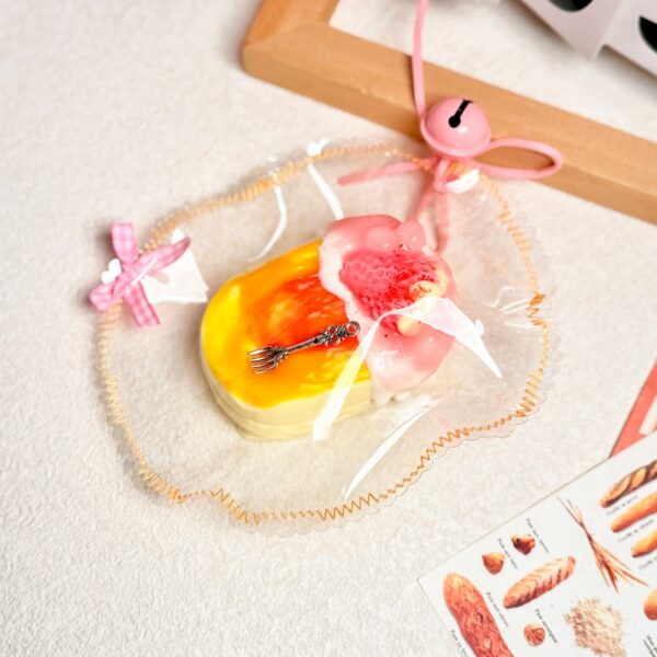 114【딸기 치즈스틱】모방 식품 스퀴시 슬라임, 식품급 실리콘 소재로 수제 제작한 안전 무독한 스트레스 해소 장난감입니다. 손 근육 단련하고 정신적 스트레스를 완화해 드릴 뿐만 아니라 세탁 가능하며, 40000원 구매 시 무료 배송해 드립니다.