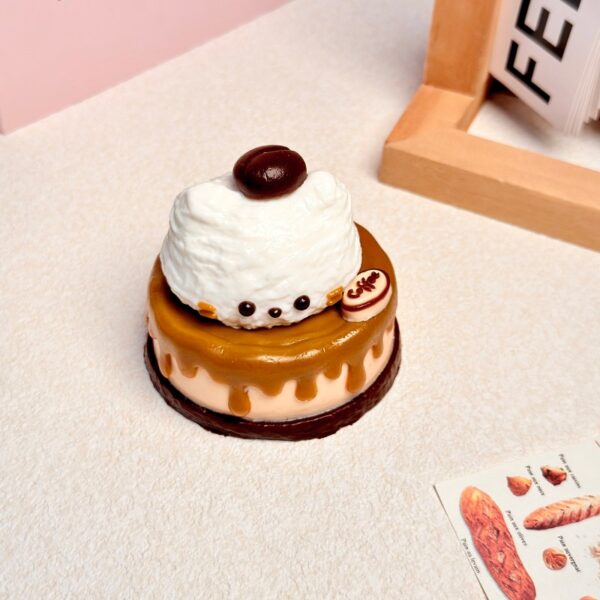106【커피 고양이 케이크】모방 식품 스퀴시 슬라임, 식품급 실리콘 소재로 수제 제작한 안전 무독한 스트레스 해소 장난감입니다. 손 근육 단련하고 정신적 스트레스를 완화해 드릴 뿐만 아니라 세탁 가능하며, 40000원 구매 시 무료 배송해 드립니다.