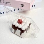 104【체리핑크 복숭아 시럽 케이크】모방 식품 스퀴시 슬라임, 식품급 실리콘 소재로 수제 제작한 안전 무독한 스트레스 해소 장난감입니다. 손 근육 단련하고 정신적 스트레스를 완화해 드릴 뿐만 아니라 세탁 가능하며, 40000원 구매 시 무료 배송해 드립니다.