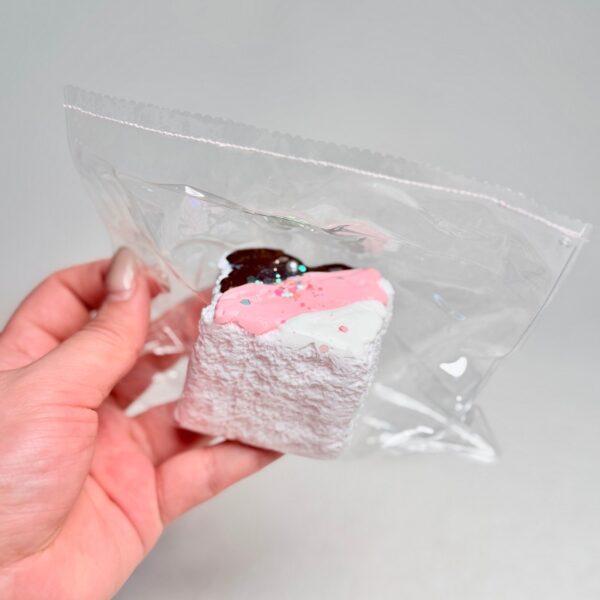 150【미니어처 토스트 시리즈】모방 식품 스퀴시 슬라임, 식품급 실리콘 소재로 수제 제작한 안전 무독한 스트레스 해소 장난감입니다. 손 근육 단련하고 정신적 스트레스를 완화해 드릴 뿐만 아니라 세탁 가능하며, 40000원 구매 시 무료 배송해 드립니다.