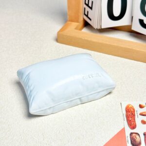 파란색 다운 베개