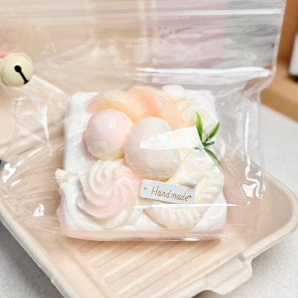 153【분옥 장미 시나몬 토스트】모방 식품 스퀴시 슬라임, 식품급 실리콘 소재로 수제 제작한 안전 무독한 스트레스 해소 장난감입니다. 손 근육 단련하고 정신적 스트레스를 완화해 드릴 뿐만 아니라 세탁 가능하며, 40000원 구매 시 무료 배송해 드립니다.