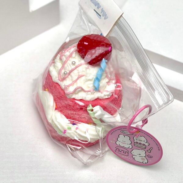 28【케이크 시리즈】모방 식품 스퀴시 슬라임, 식품급 실리콘 소재로 수제 제작한 안전 무독한 스트레스 해소 장난감입니다. 손 근육 단련하고 정신적 스트레스를 완화해 드릴 뿐만 아니라 세탁 가능하며, 40000원 구매 시 무료 배송해 드립니다.