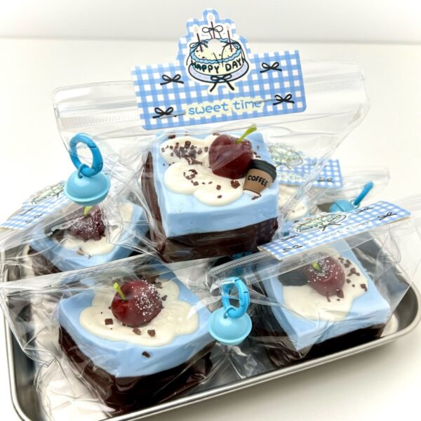 46【스퀘어 케이크 시리즈】모방 식품 스퀴시 슬라임, 식품급 실리콘 소재로 수제 제작한 안전 무독한 스트레스 해소 장난감입니다. 손 근육 단련하고 정신적 스트레스를 완화해 드릴 뿐만 아니라 세탁 가능하며, 40000원 구매 시 무료 배송해 드립니다.