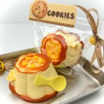 27【빅 푸딩 시리즈】모방 식품 스퀴시 슬라임, 식품급 실리콘 소재로 수제 제작한 안전 무독한 스트레스 해소 장난감입니다. 손 근육 단련하고 정신적 스트레스를 완화해 드릴 뿐만 아니라 세탁 가능하며, 40000원 구매 시 무료 배송해 드립니다.