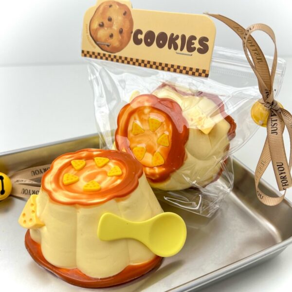 27【빅 푸딩 시리즈】모방 식품 스퀴시 슬라임, 식품급 실리콘 소재로 수제 제작한 안전 무독한 스트레스 해소 장난감입니다. 손 근육 단련하고 정신적 스트레스를 완화해 드릴 뿐만 아니라 세탁 가능하며, 40000원 구매 시 무료 배송해 드립니다.