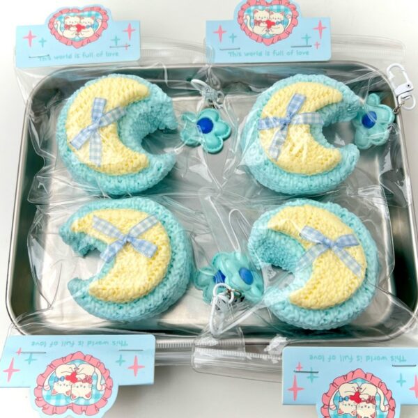 51【문 펠트】모방 식품 스퀴시 슬라임, 식품급 실리콘 소재로 수제 제작한 안전 무독한 스트레스 해소 장난감입니다. 손 근육 단련하고 정신적 스트레스를 완화해 드릴 뿐만 아니라 세탁 가능하며, 40000원 구매 시 무료 배송해 드립니다.