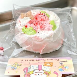 새콤달콤 딸기 크림 케이크